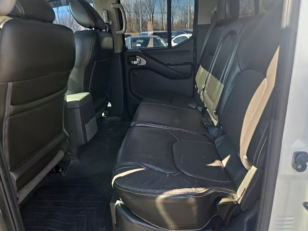 Used 2015 Nissan Frontier PRO-4X w/ Pro-4x Luxury Package image 32
