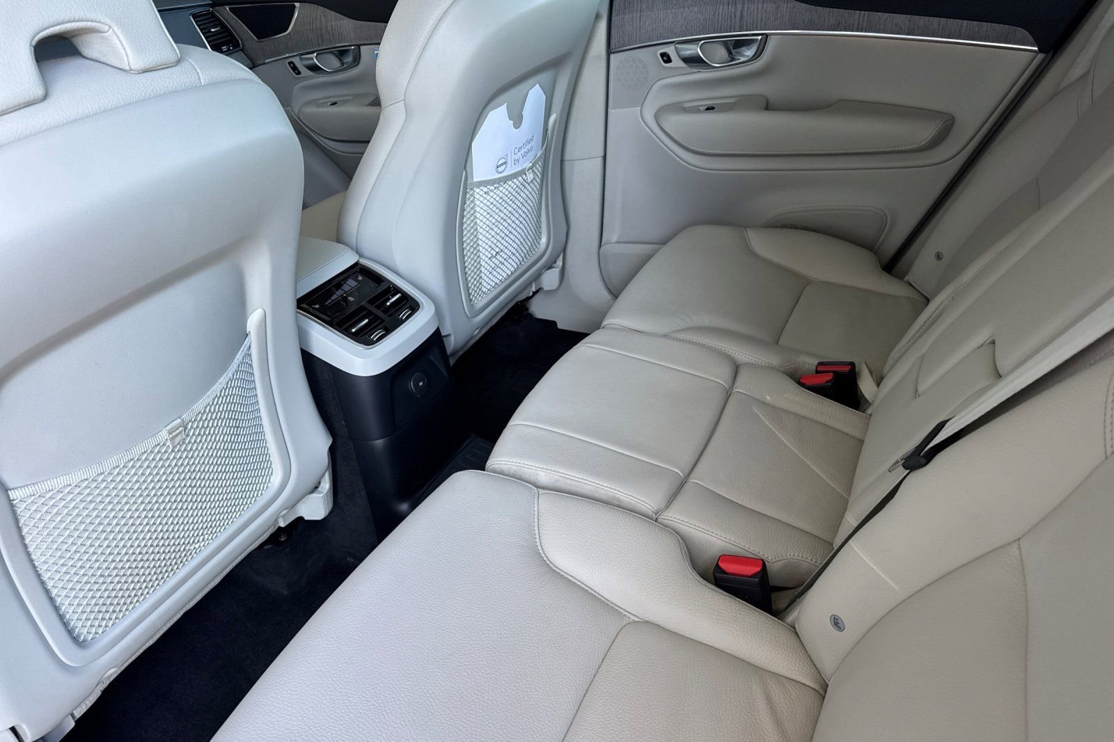 Certified 2024 Volvo XC90 T8 Plus w/ Protection Package Premier image 5