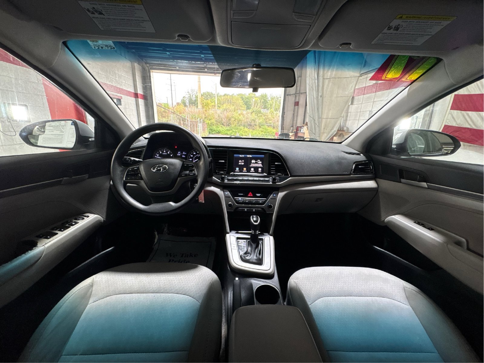 Used 2017 Hyundai Elantra SE FWD image 23