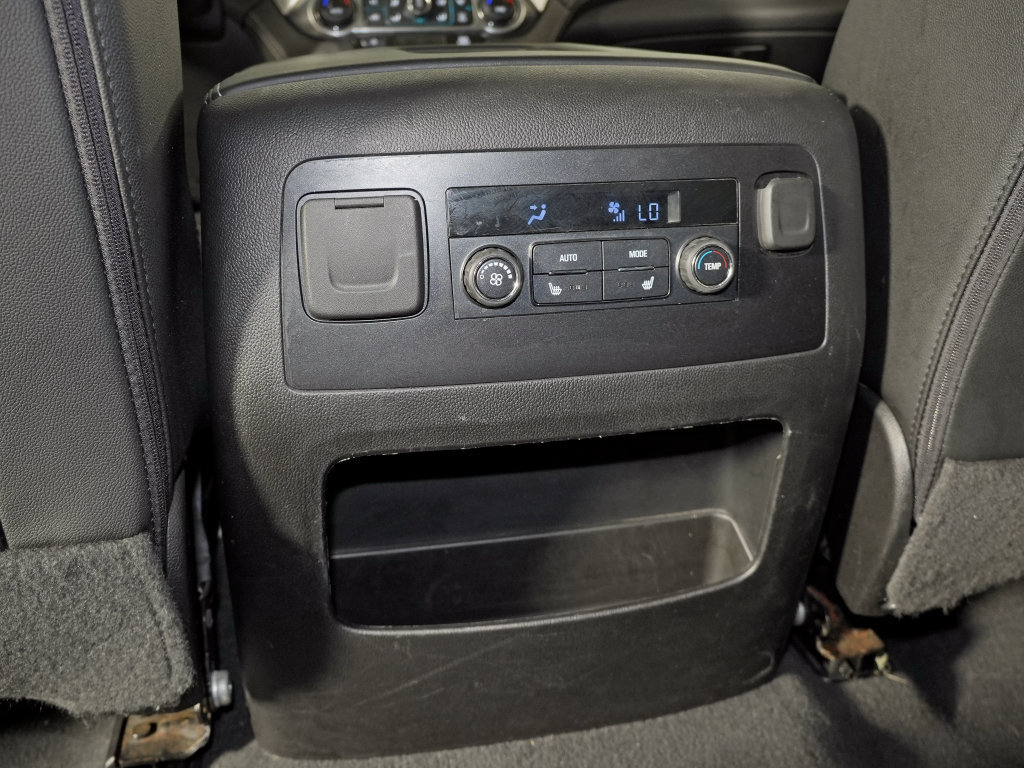 Used 2019 Chevrolet Tahoe LT w/ Luxury Package AWD/4WD image 39