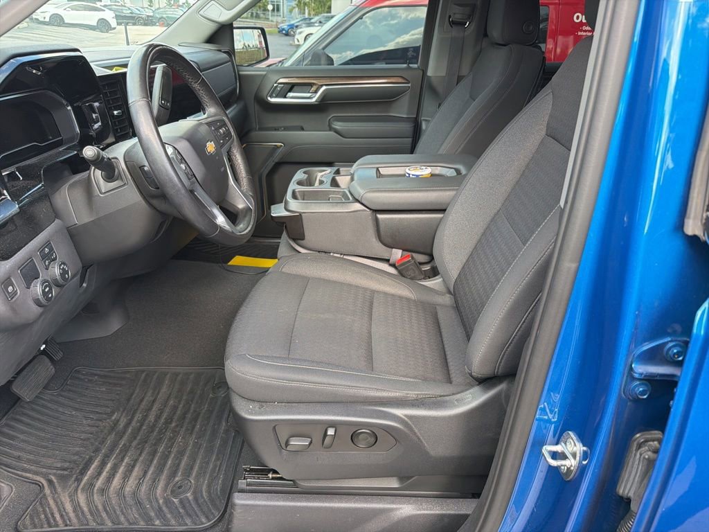 Used 2022 Chevrolet Silverado 1500 LT w/ LPO, Dark Essentials Package RWD image 8