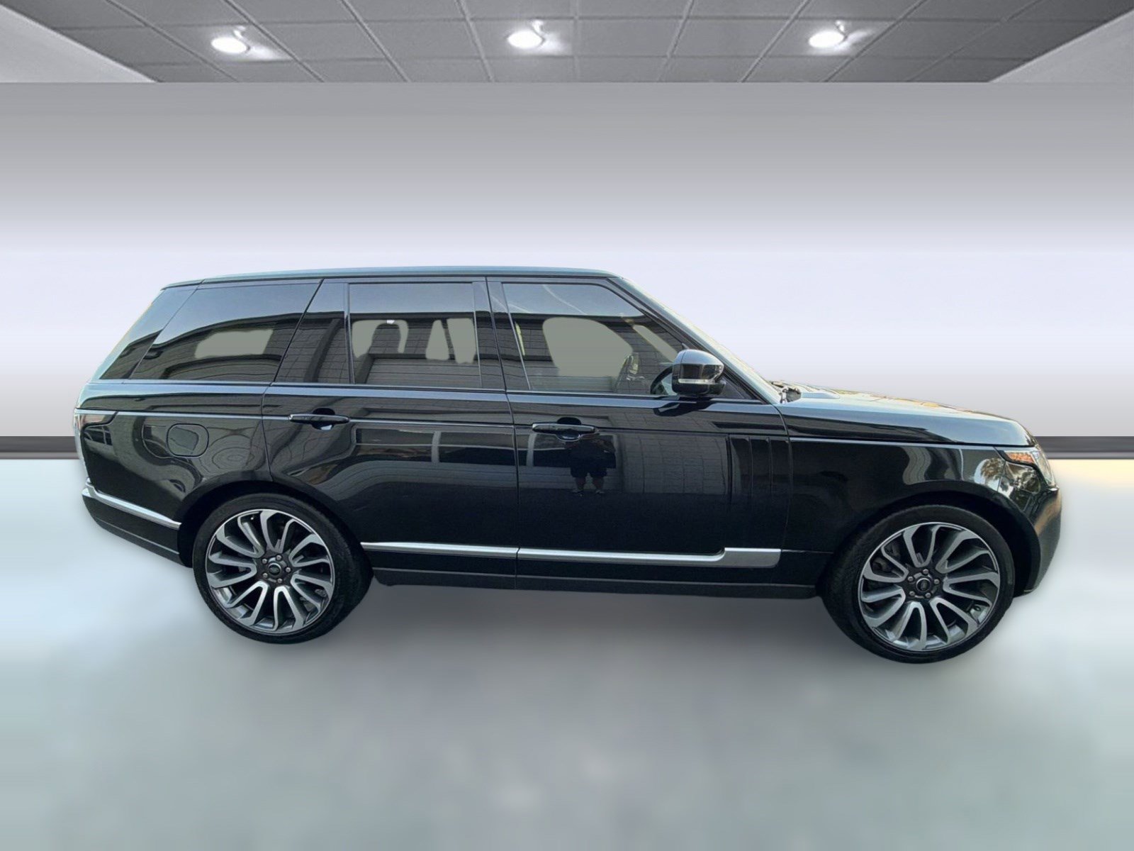 Used 2016 Land Rover Range Rover Supercharged image 8