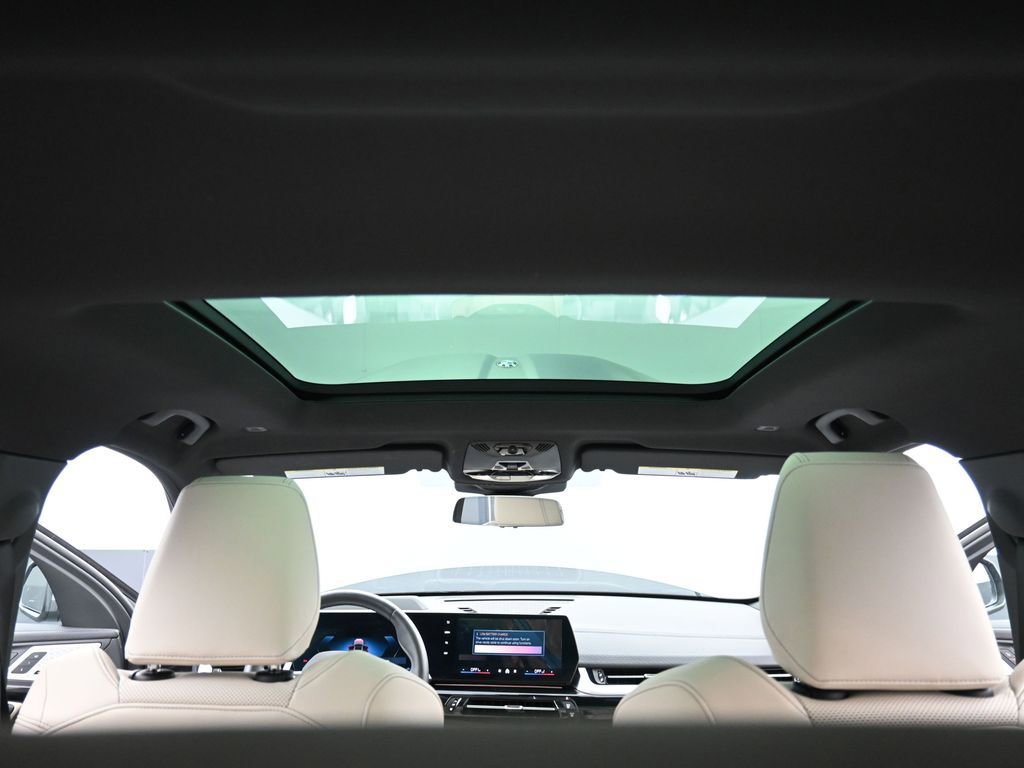 Used 2025 BMW X2 xDrive28i w/ Premium Package image 17