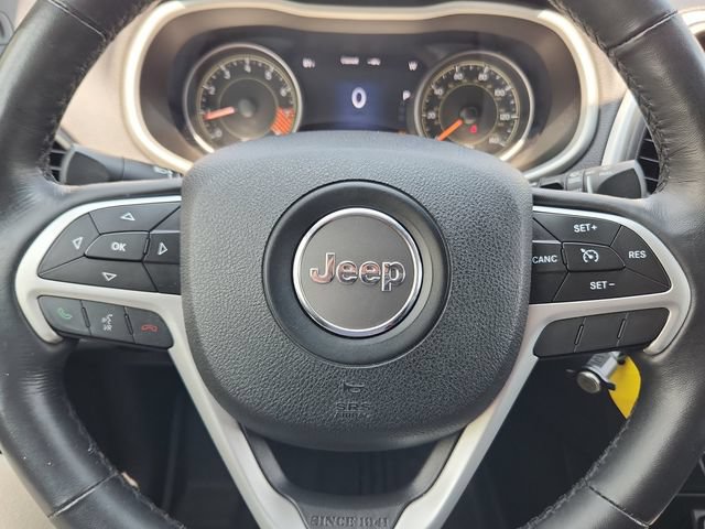 Used 2015 Jeep Cherokee Trailhawk w/ Cold Weather Group AWD/4WD image 9