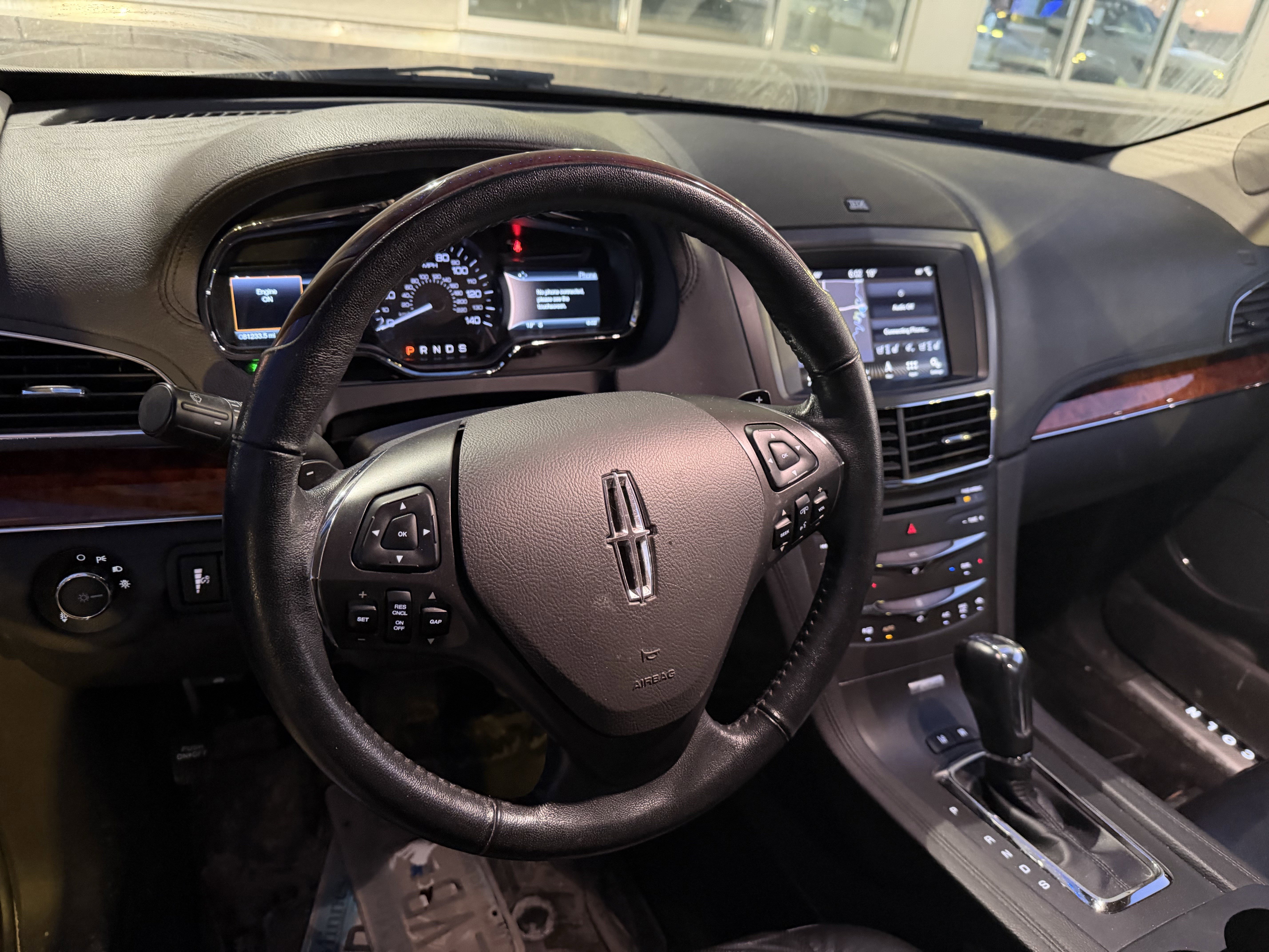 Used 2019 Lincoln MKT AWD image 5