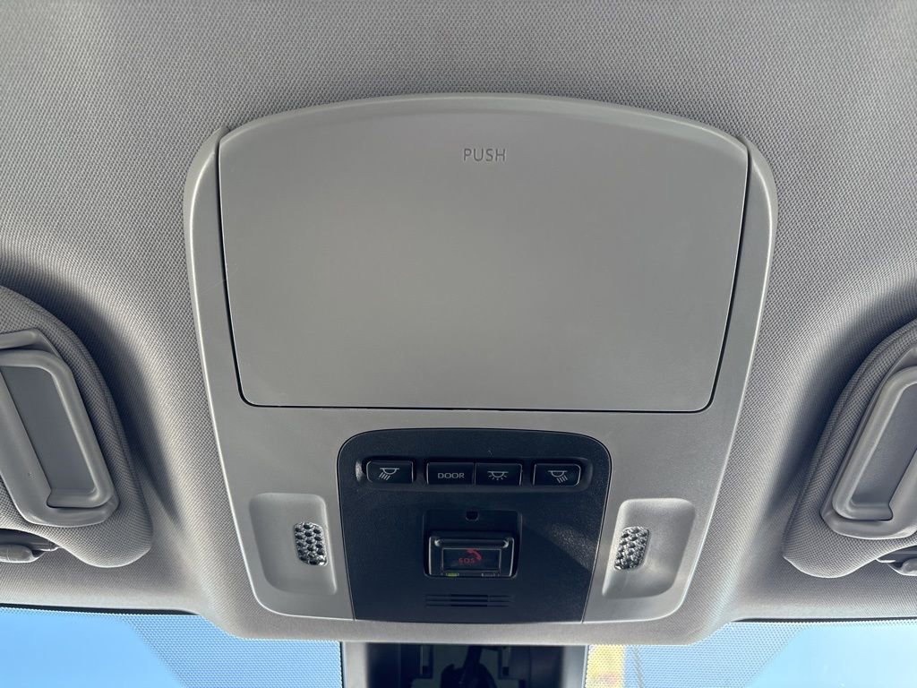 Used 2023 Toyota Camry XSE image 38