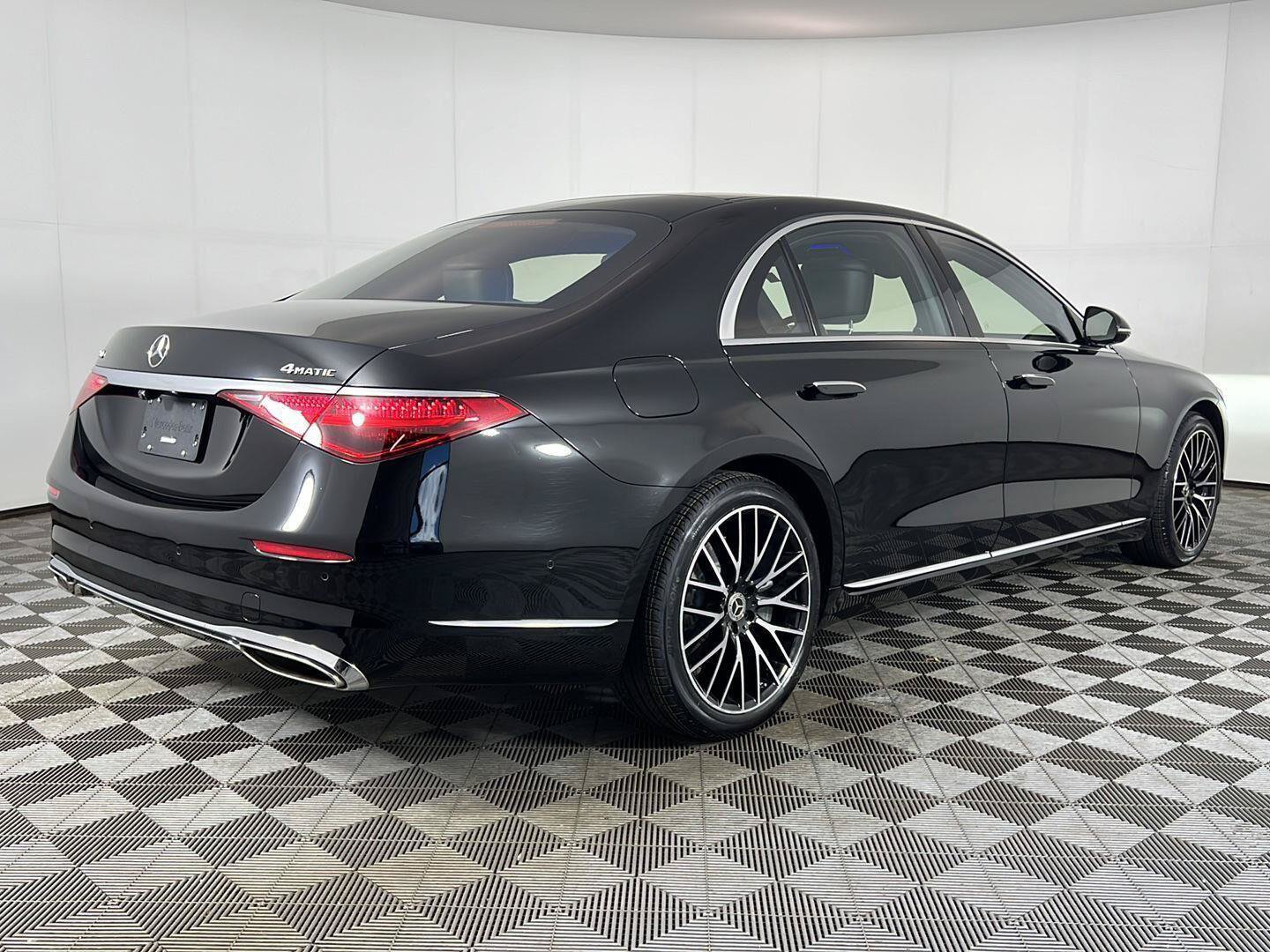 Certified 2021 Mercedes-Benz S 580 4MATIC Sedan image 3