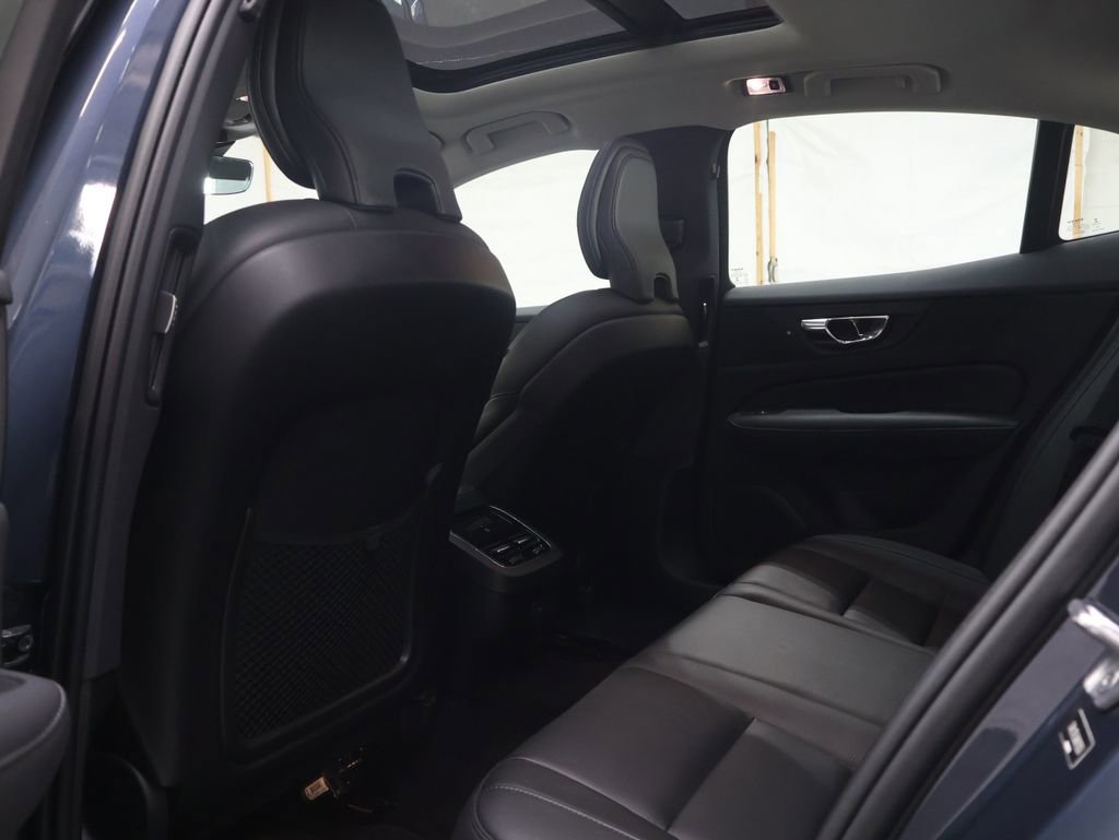 Used 2022 Volvo S60 B5 Inscription AWD/4WD image 16