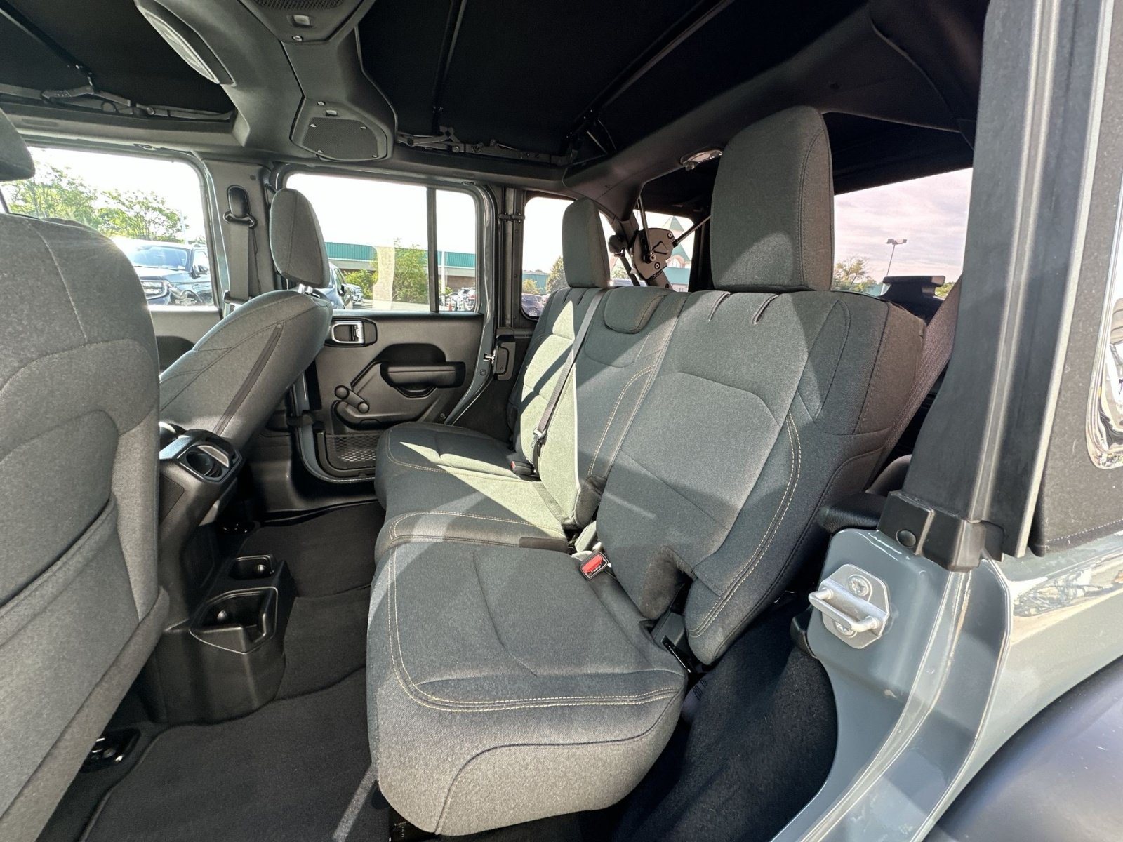 Used 2024 Jeep Wrangler Unlimited Sport AWD/4WD image 31