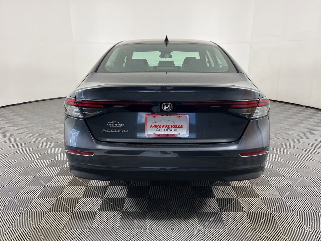 Used 2025 Honda Accord SE image 4
