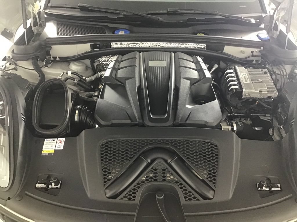 Certified 2023 Porsche Macan S AWD/4WD image 20