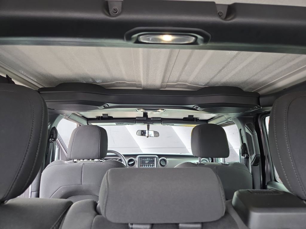 Certified 2023 Jeep Wrangler Unlimited w/ Cold Weather Group image 14