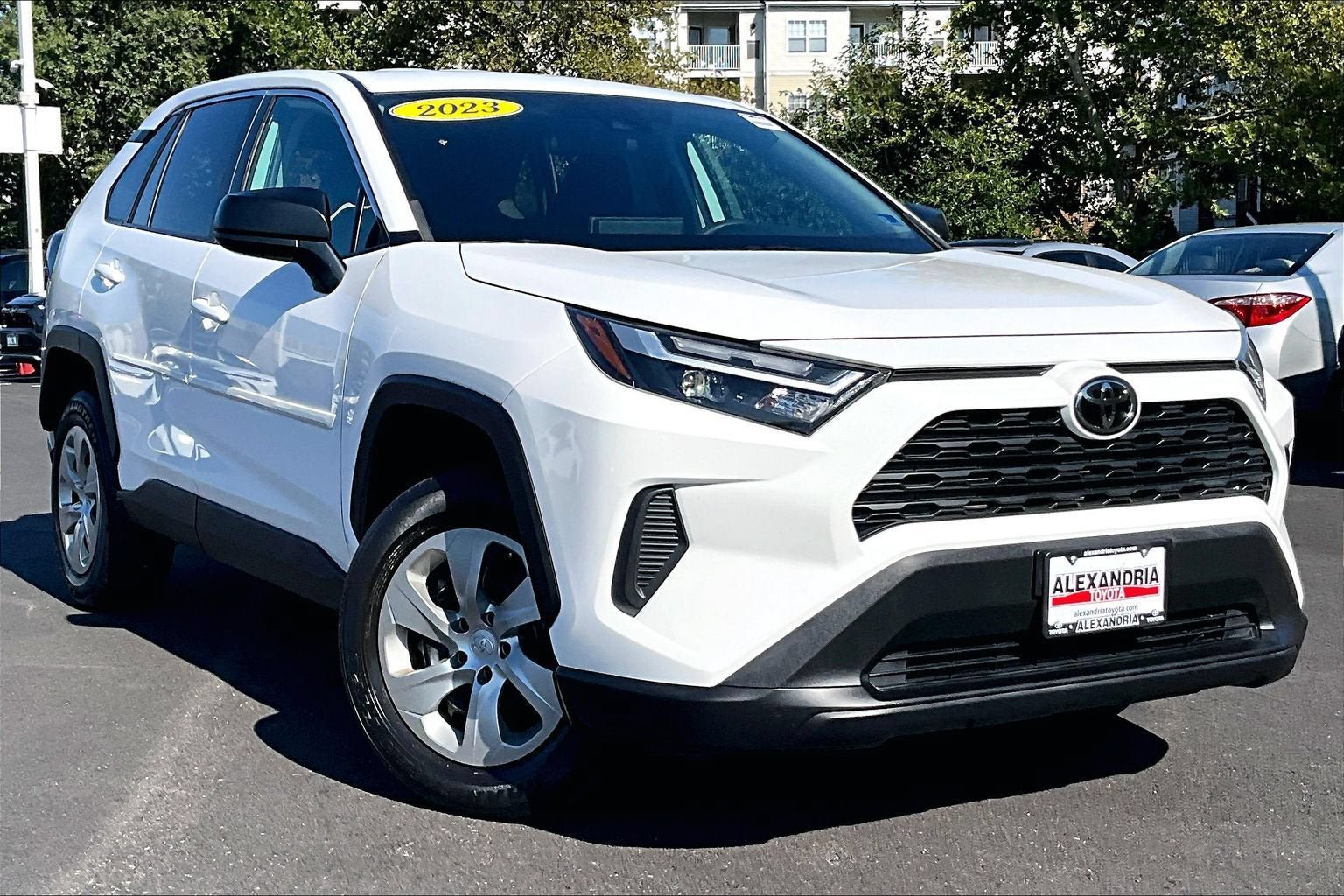 Used 2023 Toyota RAV4 LE AWD/4WD image 2
