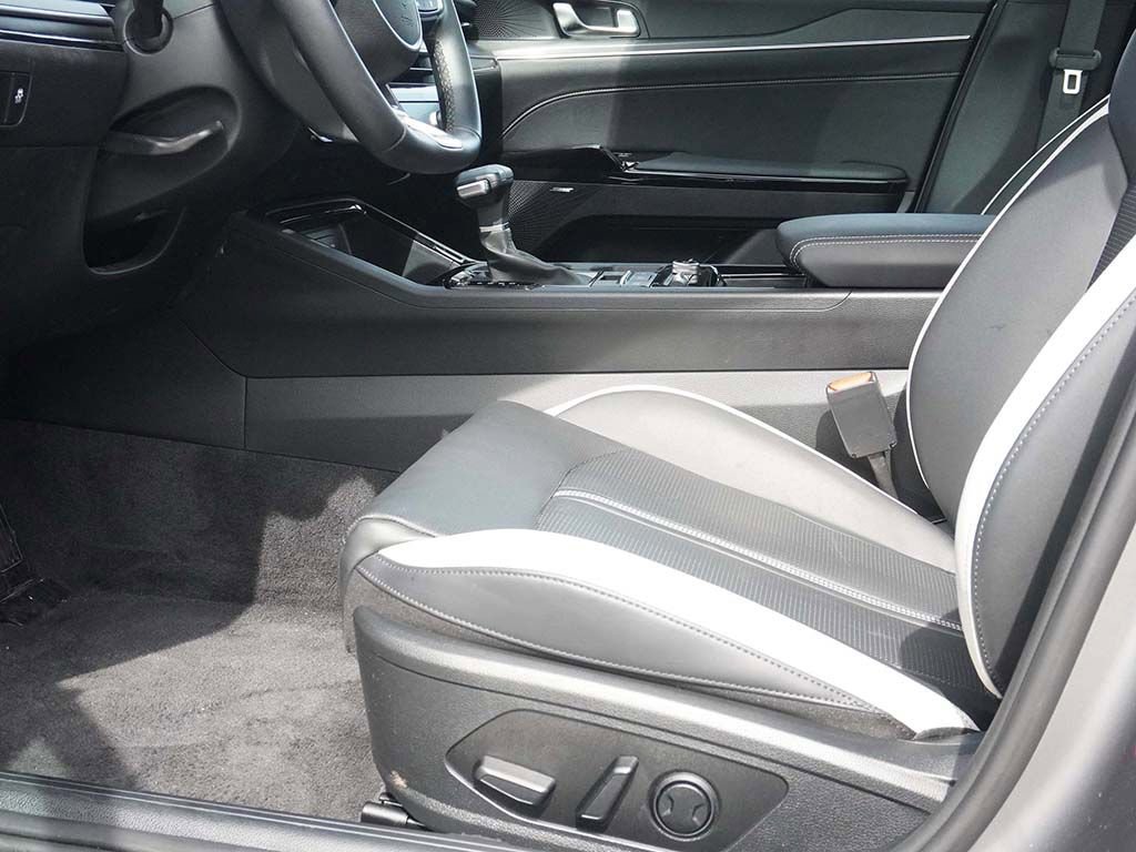 Used 2025 Kia K5 GT-Line w/ GT-Line Premium Package FWD image 27