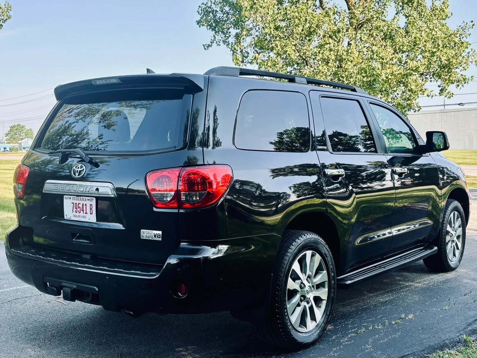Used 2017 Toyota Sequoia Limited w/ Safety & Convenience Package AWD/4WD image 8