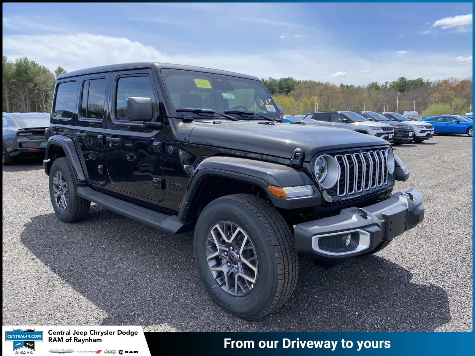 New 2026 Jeep Wrangler Unlimited Sahara AWD/4WD image 1