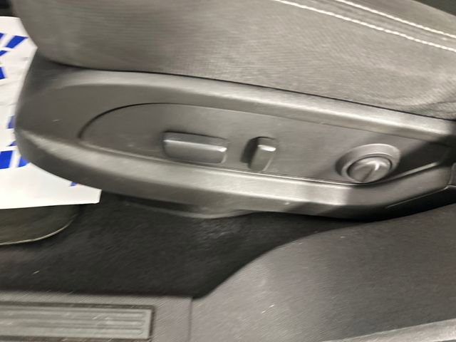 Used 2015 GMC Acadia SLE image 25