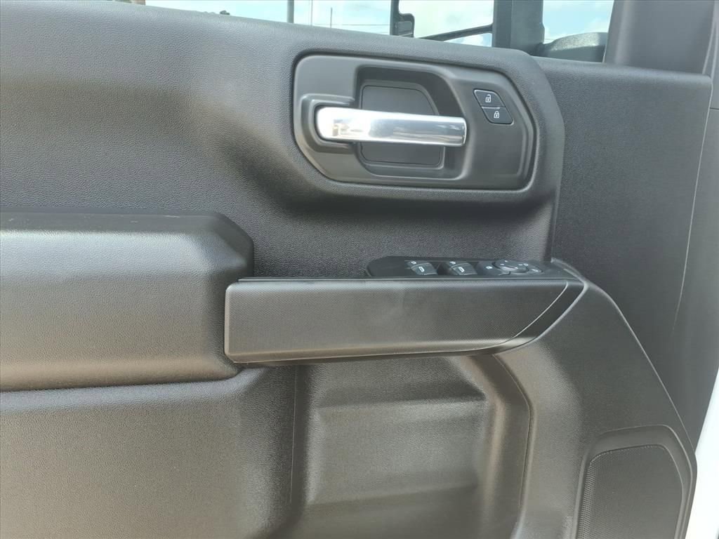 Used 2025 GMC Sierra 2500 Pro AWD/4WD image 18