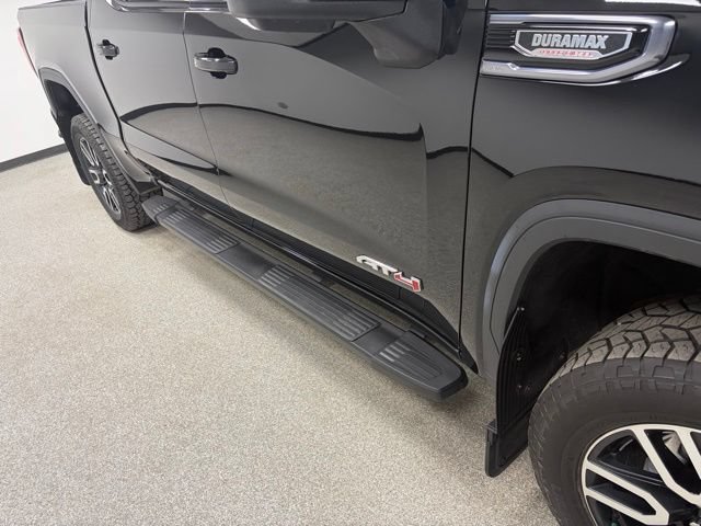 Used 2025 GMC Sierra 1500 AT4 w/ Technology Package AWD/4WD image 12