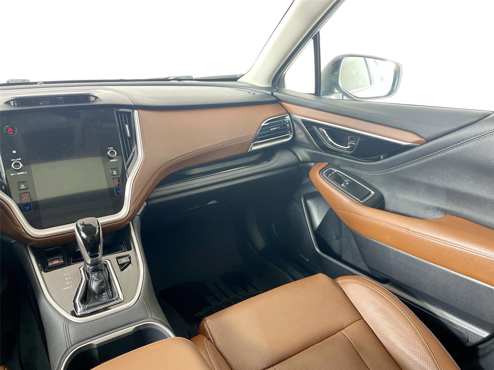 Used 2020 Subaru Outback Touring w/ Popular Package #2 image 25