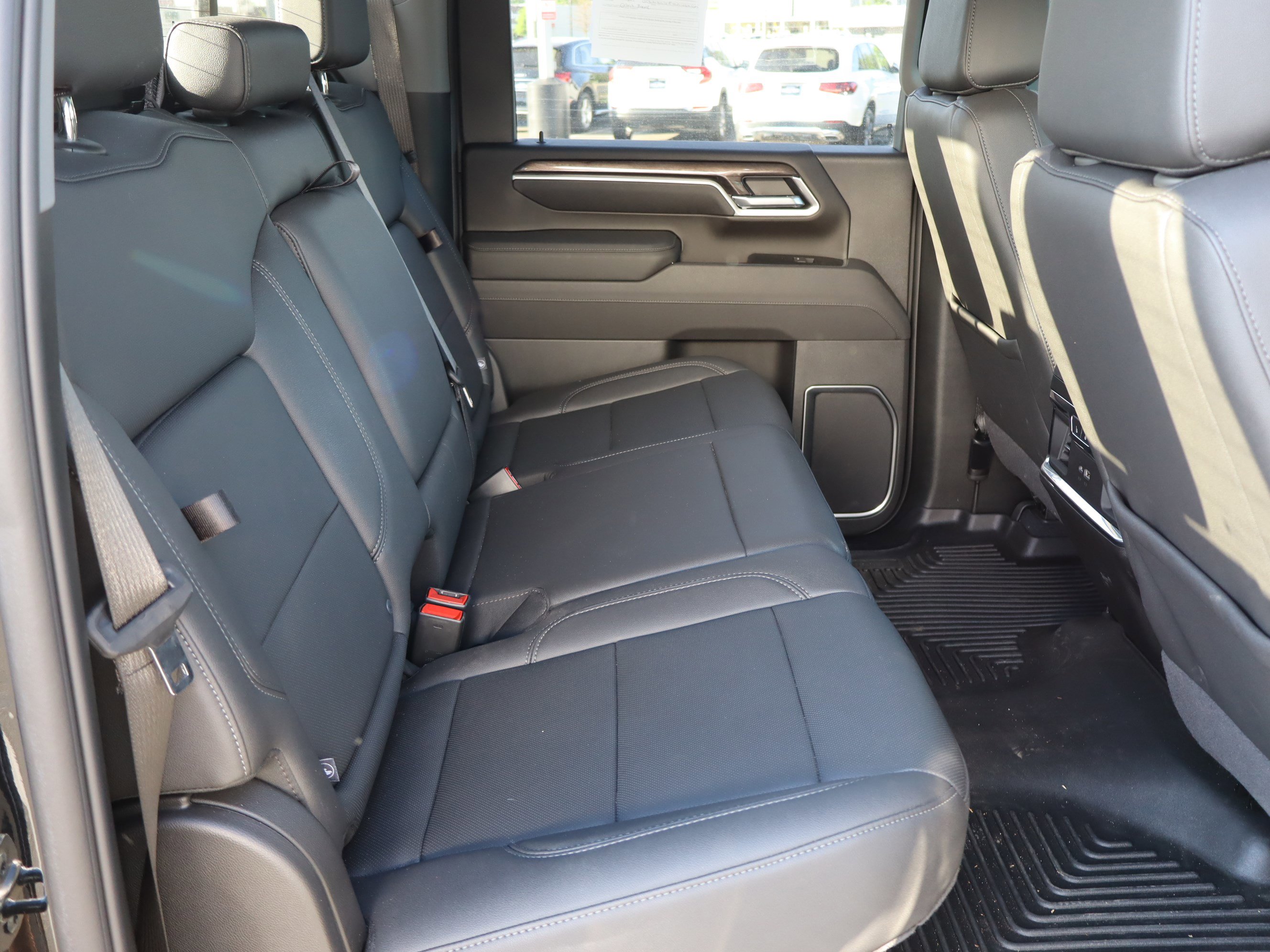 Used 2025 Chevrolet Silverado 2500 LTZ w/ LTZ Plus Package AWD/4WD image 35