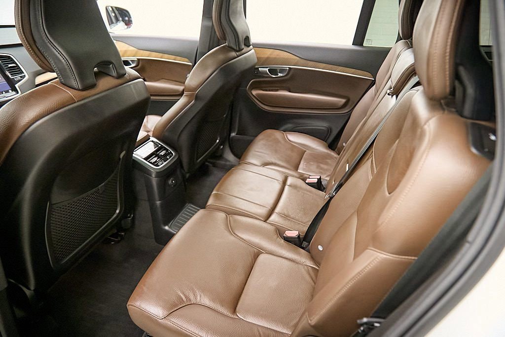 Certified 2024 Volvo XC90 T8 Plus w/ Protection Package Premier image 21