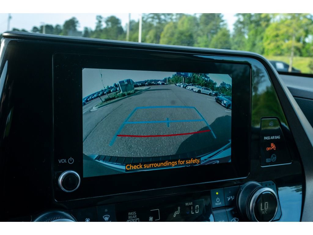 Used 2024 Toyota Highlander XLE FWD image 26