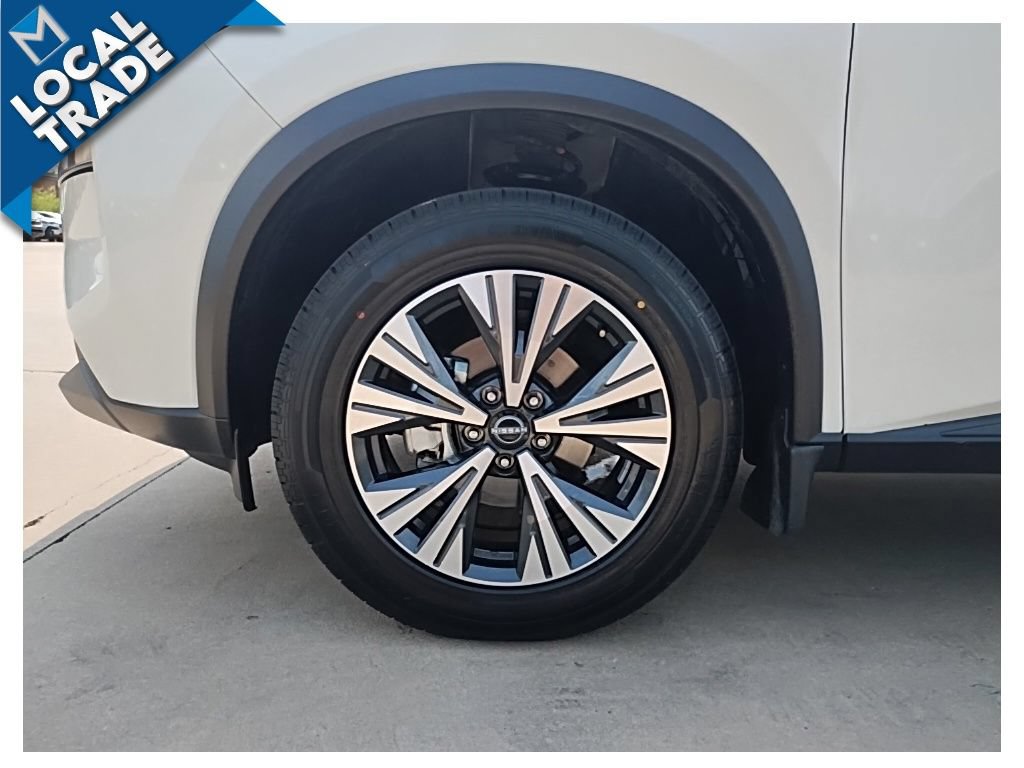 Used 2023 Nissan Rogue SV FWD image 11