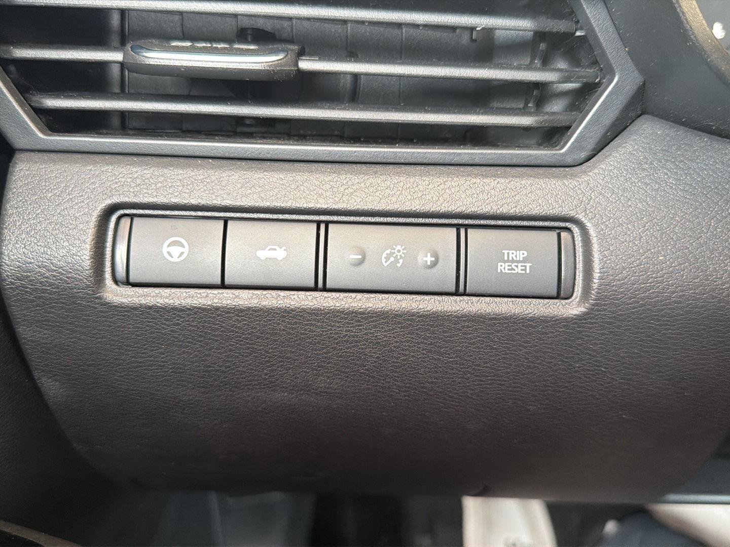 Used 2024 Nissan Altima 2.0 SR FWD image 20