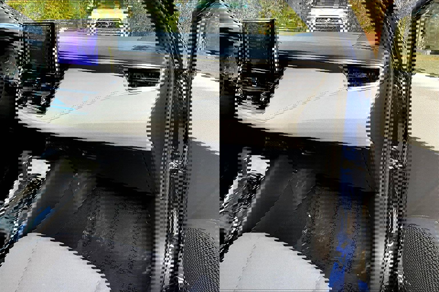 Used 2025 Toyota Corolla SE image 15