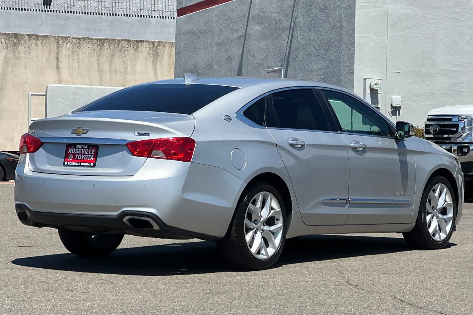 Used 2018 Chevrolet Impala Premier FWD image 2