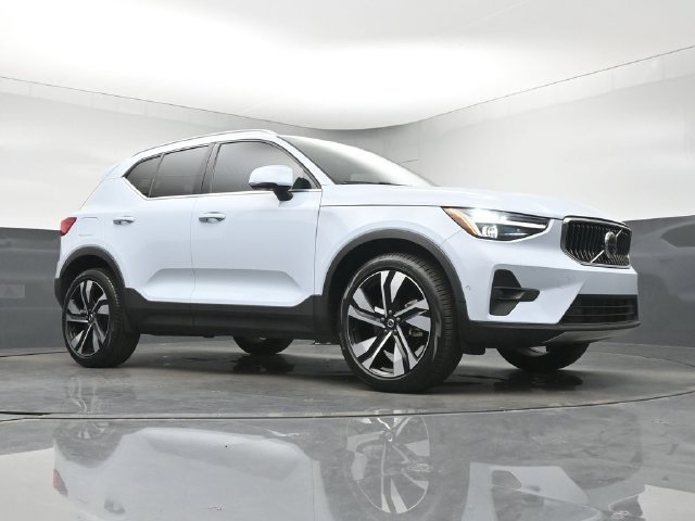 Used 2024 Volvo XC40 B5 Ultimate AWD/4WD image 35