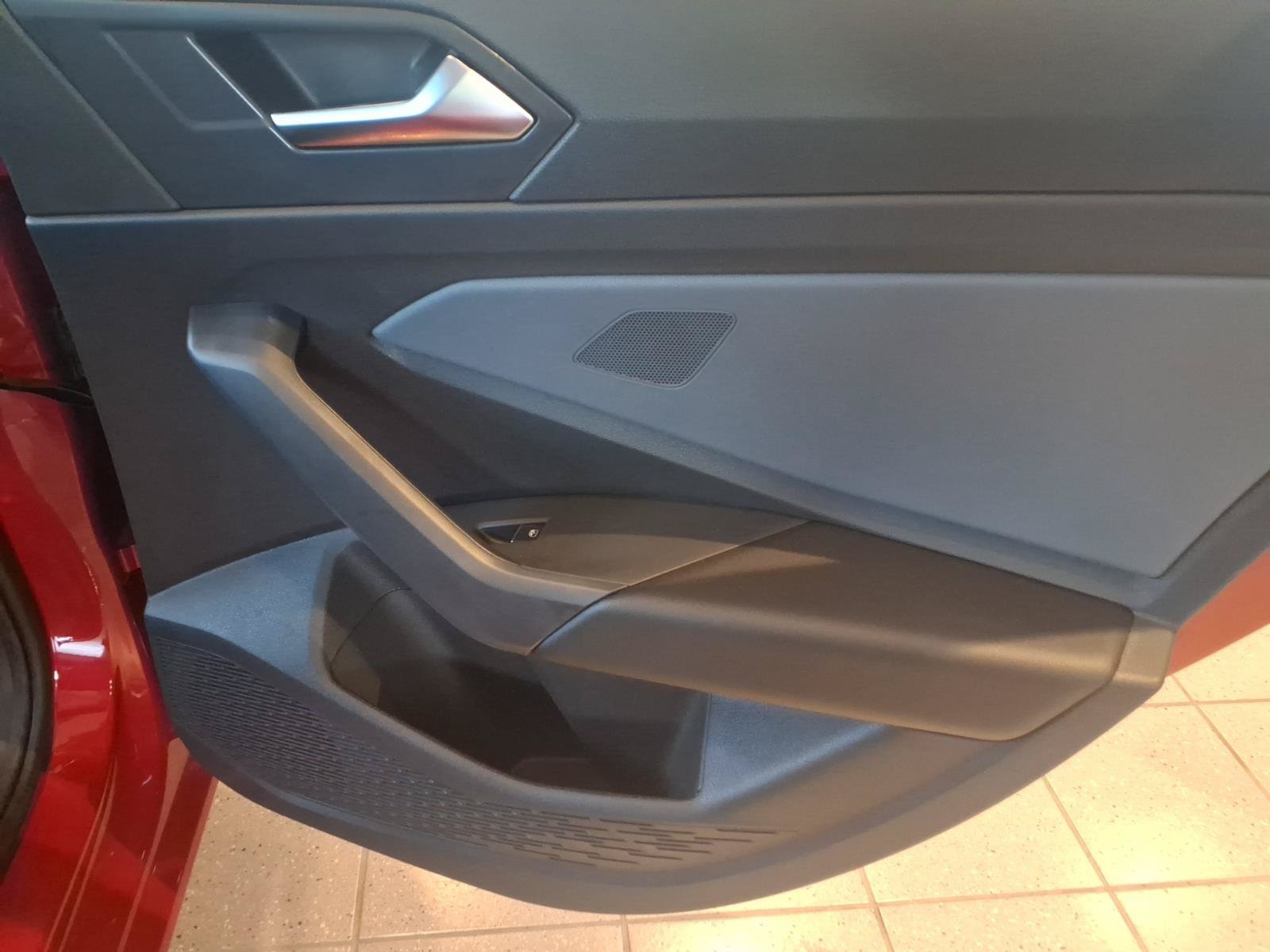 New 2026 Volkswagen Jetta SE FWD image 7