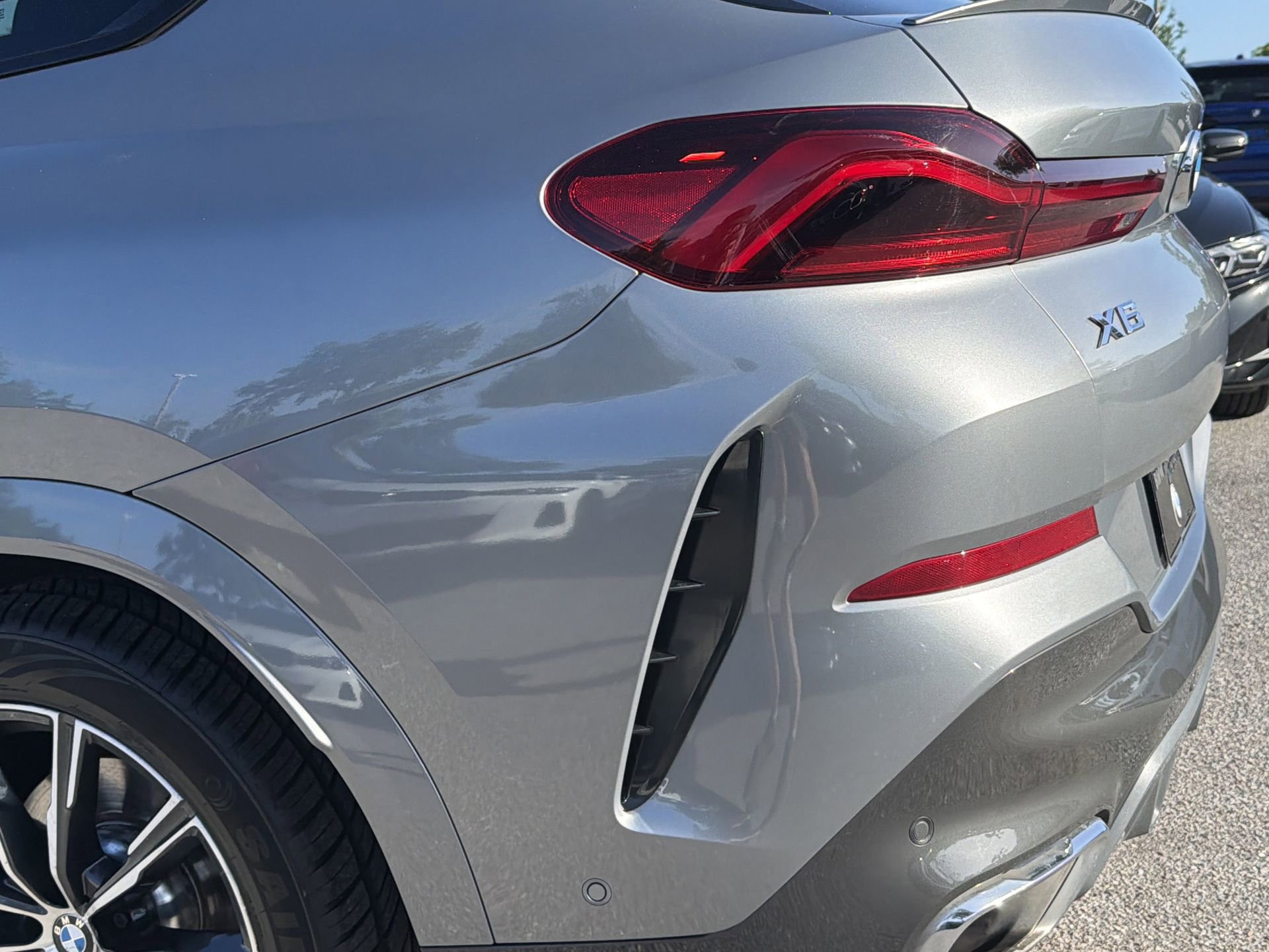 Certified 2024 BMW X6 xDrive40i image 10