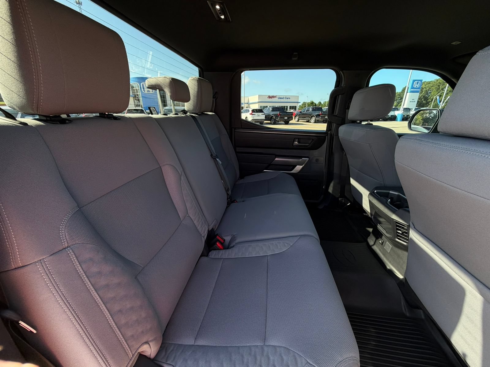 Used 2025 Toyota Tundra SR5 AWD/4WD image 32