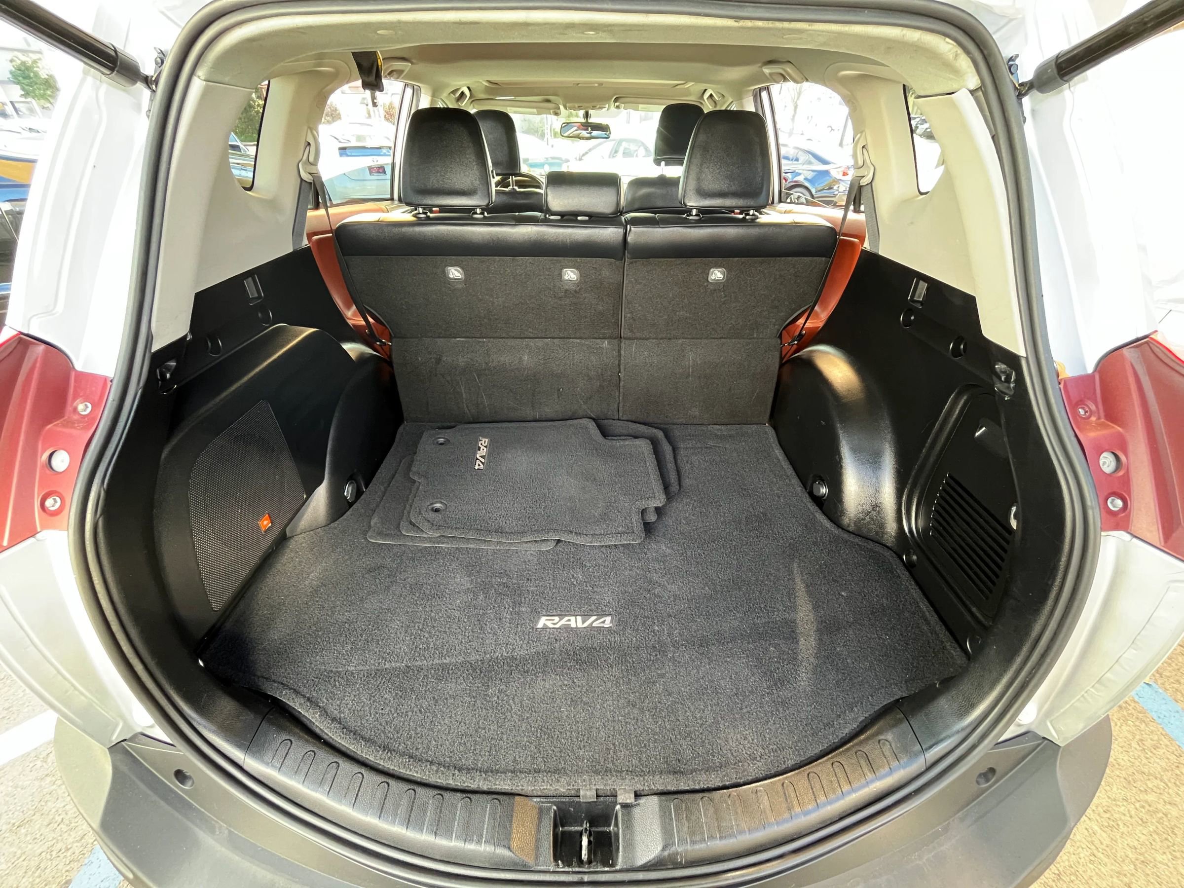 Used 2013 Toyota RAV4 Limited image 23