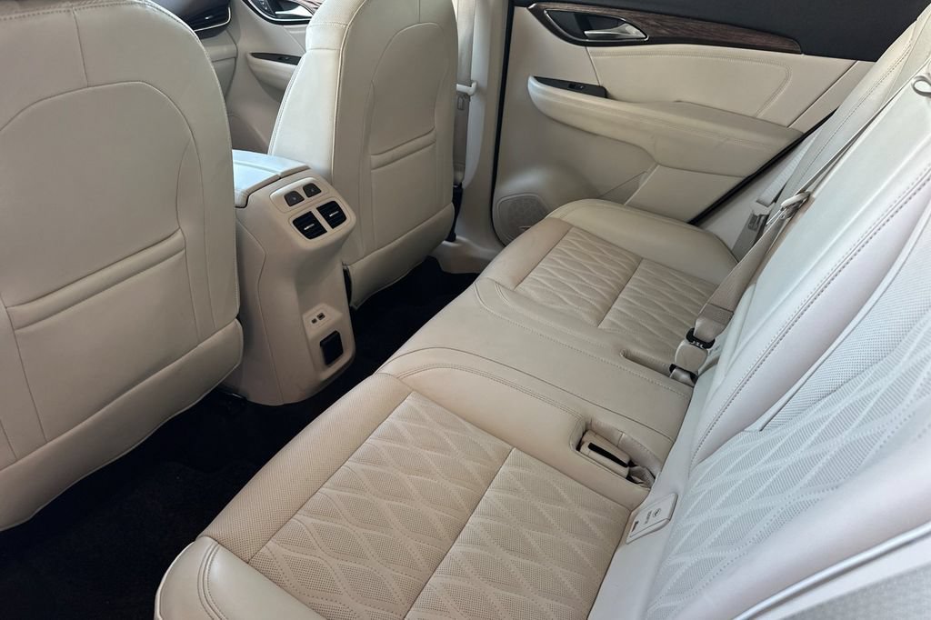 Used 2022 Buick Envision Avenir w/ Technology Package II FWD image 14