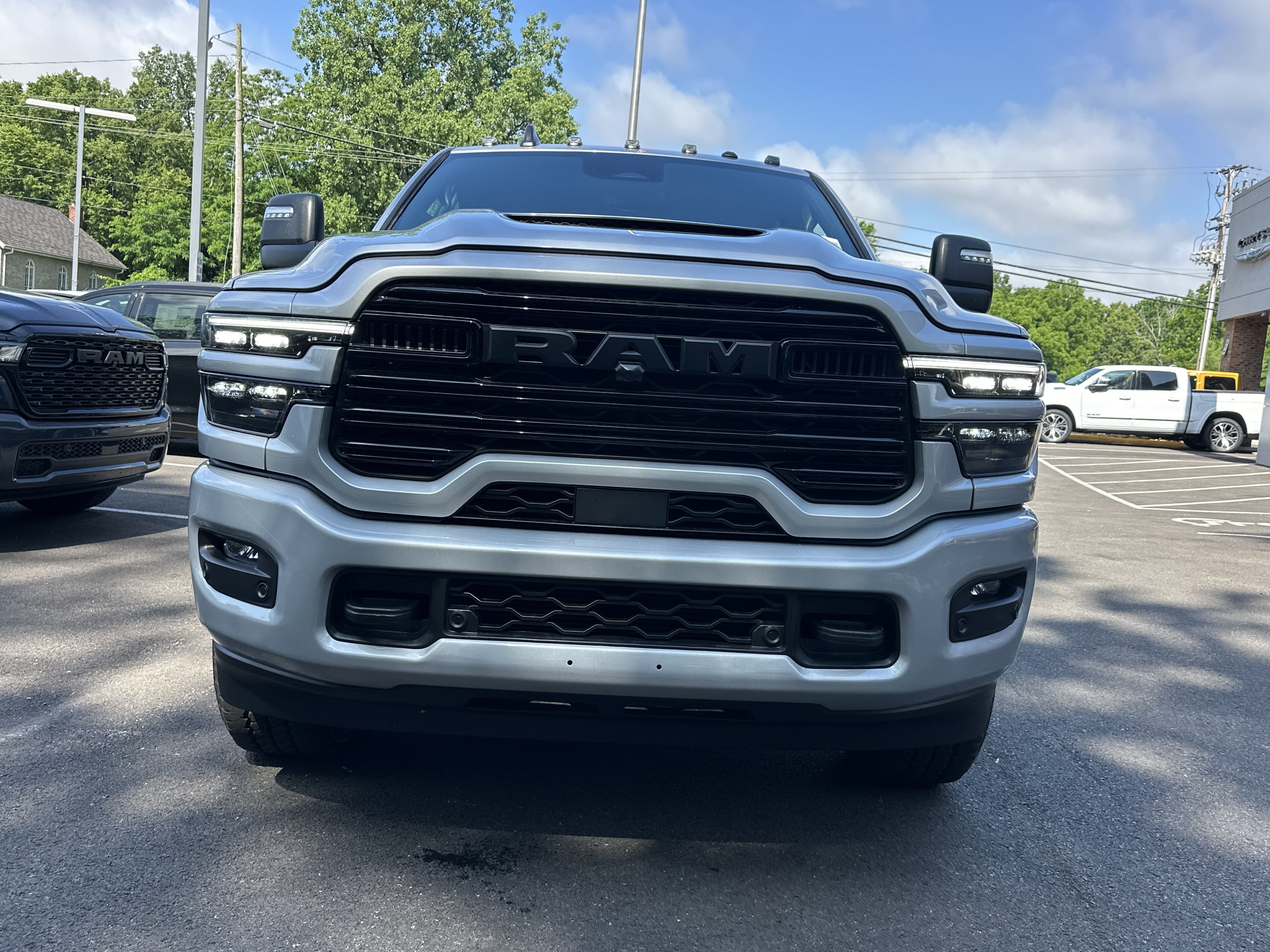 New 2026 RAM 2500 Laramie AWD/4WD image 23