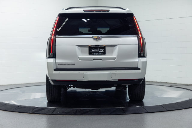 Used 2018 Cadillac Escalade Premium Luxury AWD/4WD image 7