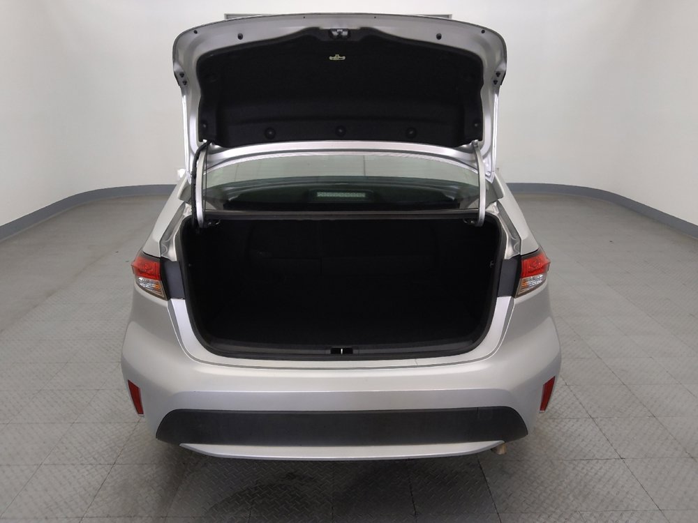 Used 2021 Toyota Corolla LE image 29