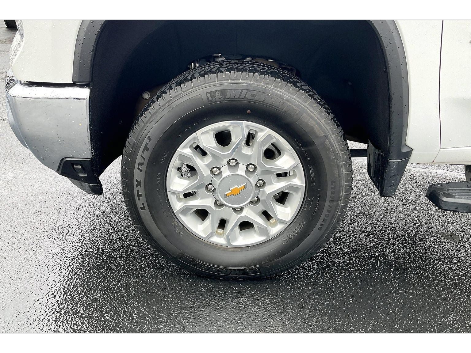 Used 2024 Chevrolet Silverado 3500 LTZ w/ LTZ Plus Package AWD/4WD image 10
