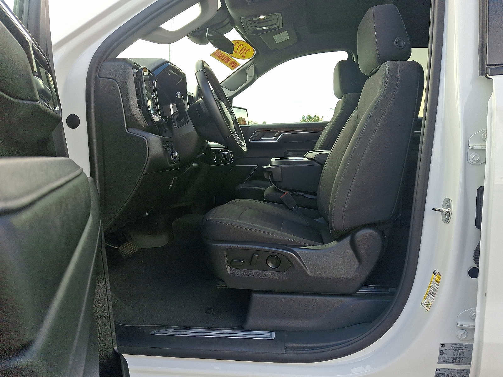 Used 2023 Chevrolet Silverado 1500 LT image 13