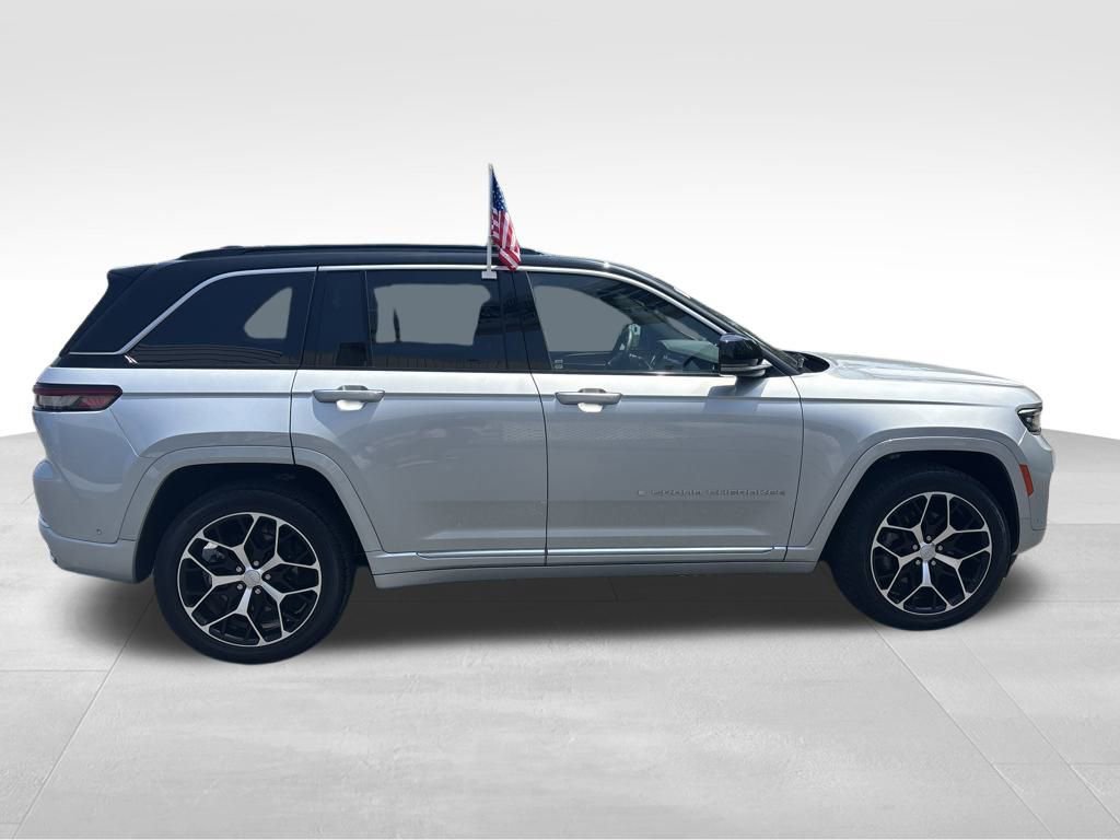 New 2024 Jeep Grand Cherokee Summit AWD/4WD image 9