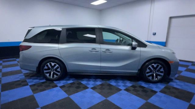 Certified 2025 Honda Odyssey EX-L image 9