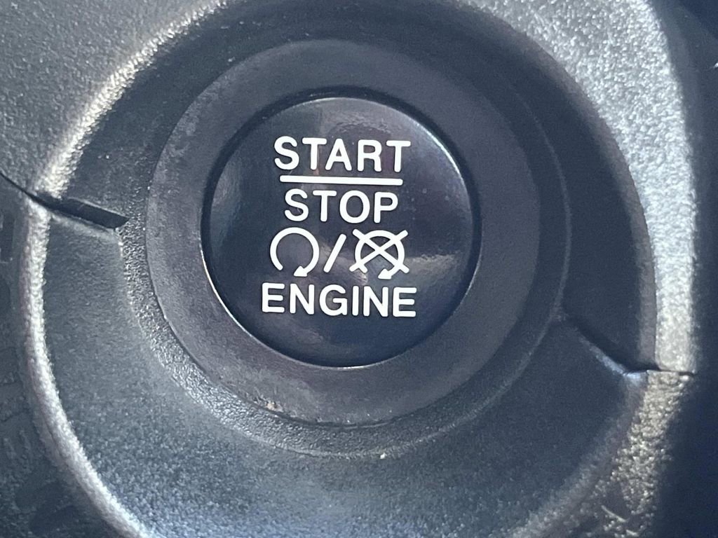 Used 2017 Jeep Renegade Latitude image 25