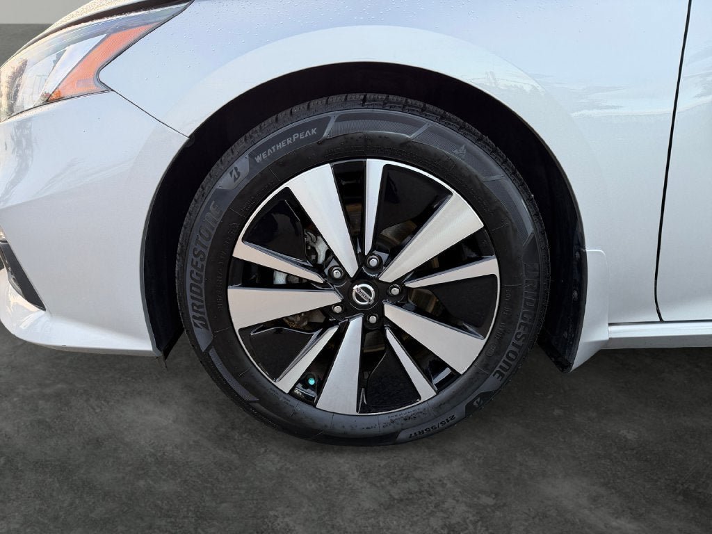 Used 2021 Nissan Altima 2.5 SV w/ SV Premium Package FWD image 5