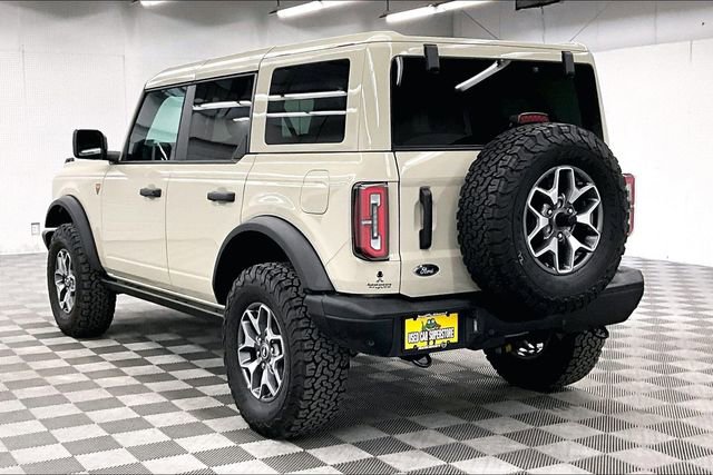 Used 2025 Ford Bronco Badlands image 3