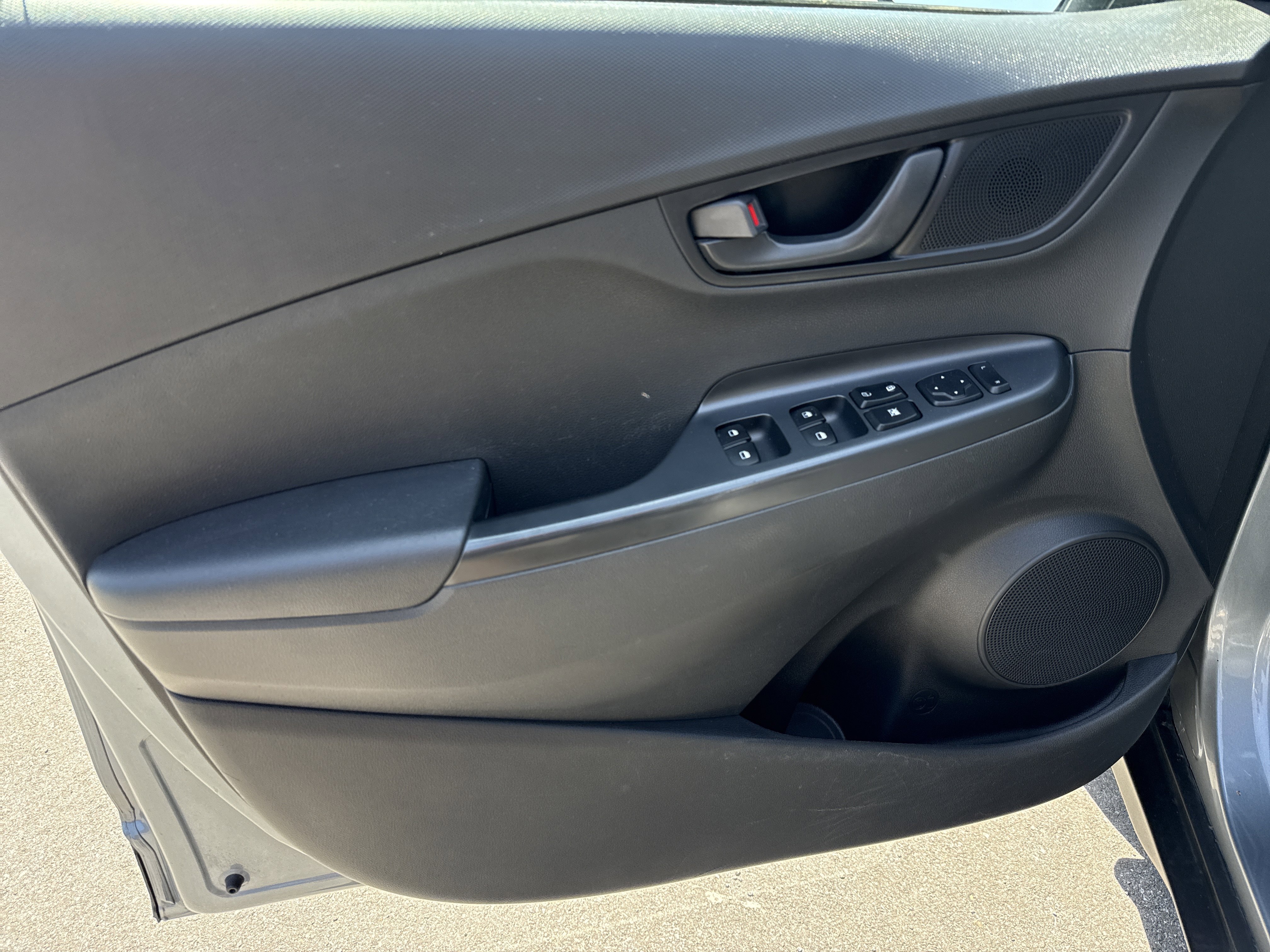Used 2019 Hyundai Kona SE AWD/4WD image 15