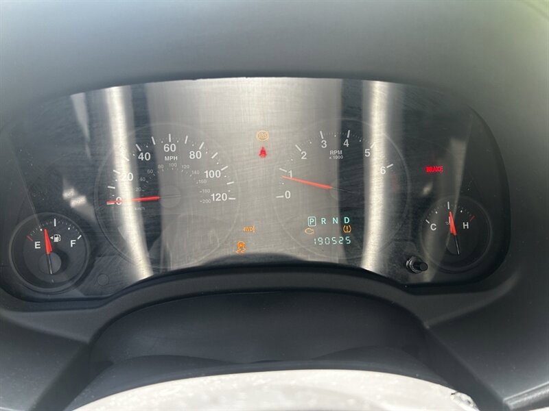 Used 2012 Jeep Patriot Latitude w/ Sun/Sound Group AWD/4WD image 29