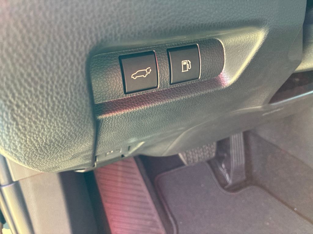 New 2025 Toyota Crown Signia image 37